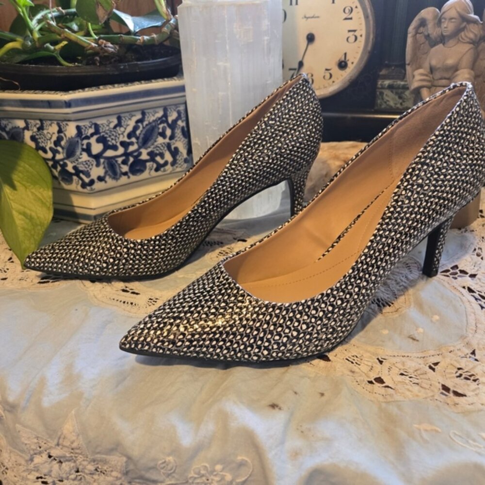 Affani Jeules womens black and white snake  faux leather embossed dress pumps